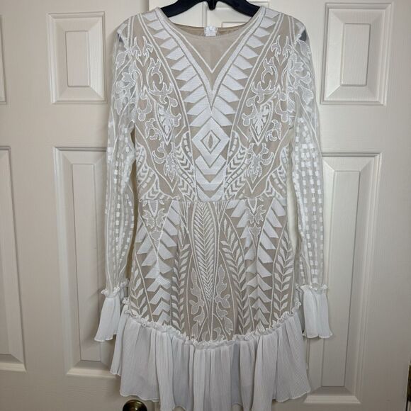 Saints + Secrets Dresses & Skirts - Saints + Secrets MADE IN HEAVEN Long Sleeve White Lace Mini Dress Women’s Medium